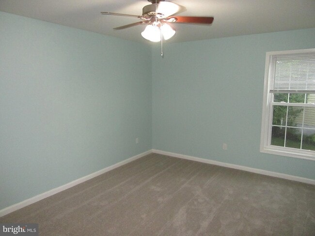Building Photo - 141 Mill House Dr