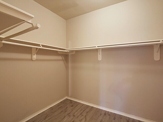 Building Photo - 3527 Hera Dr