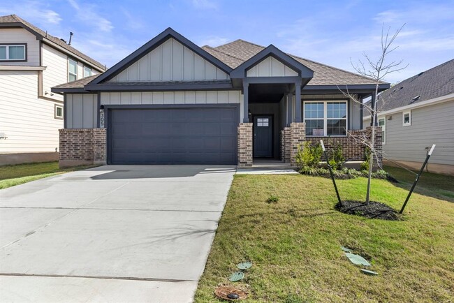 Primary Photo - 305 Brooks Ranch Dr