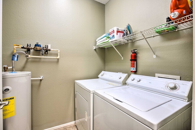 Building Photo - 16013 S Desert Foothills Pkwy