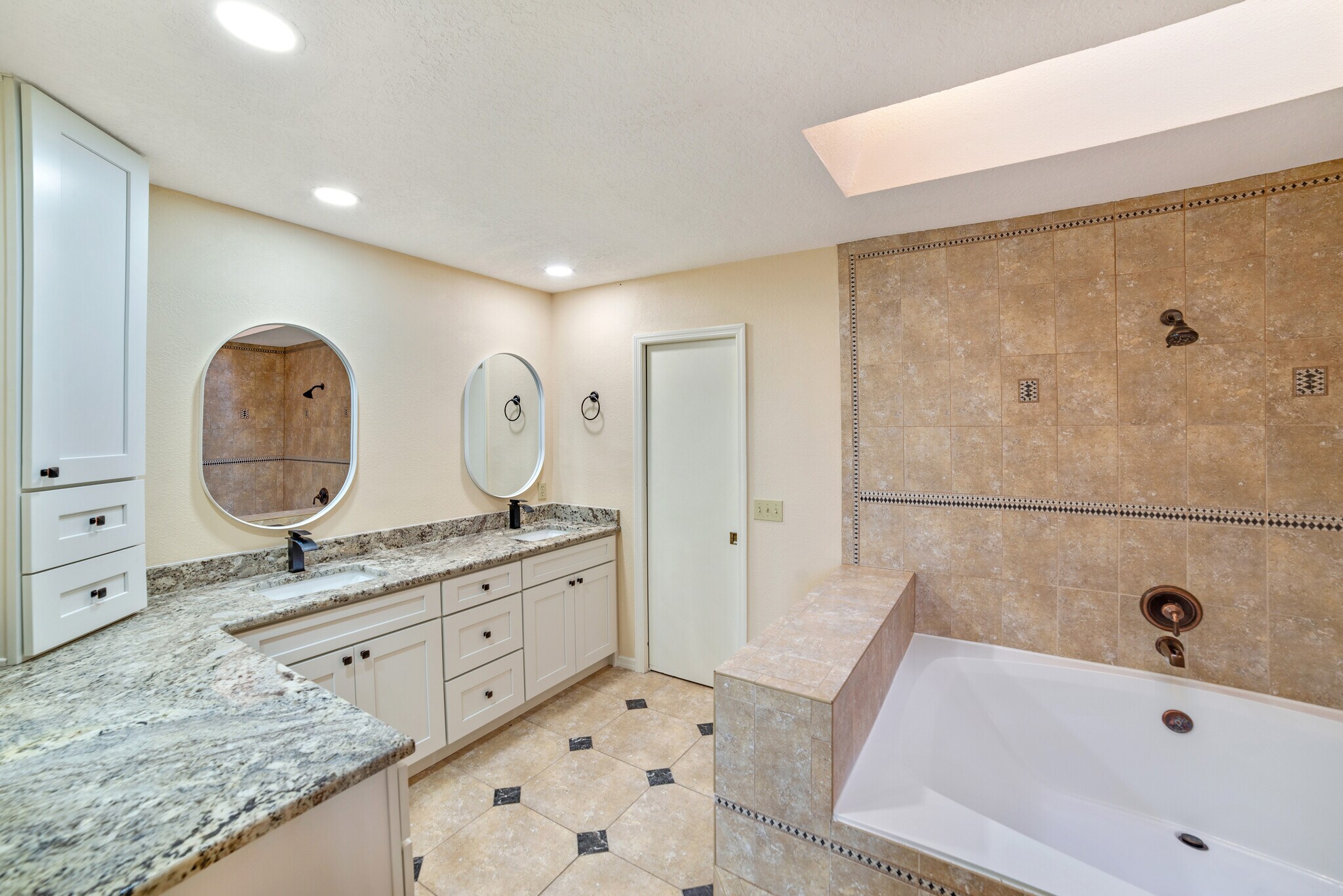 Building Photo - 6321 Garland Ct