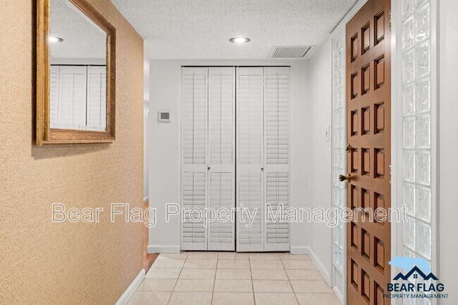 Building Photo - 7919 Ridgemont Dr