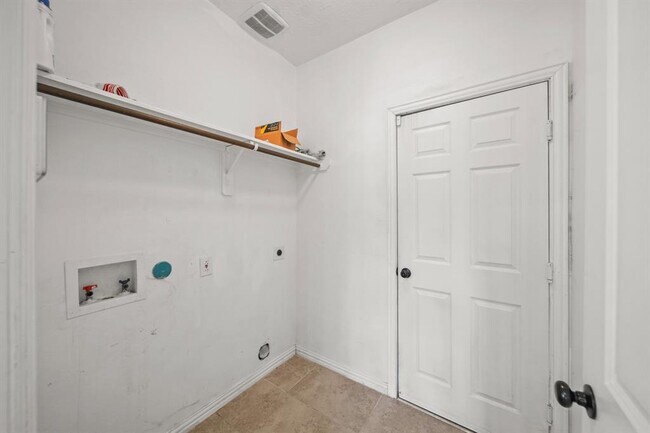 Building Photo - 6503 Loralie Ln