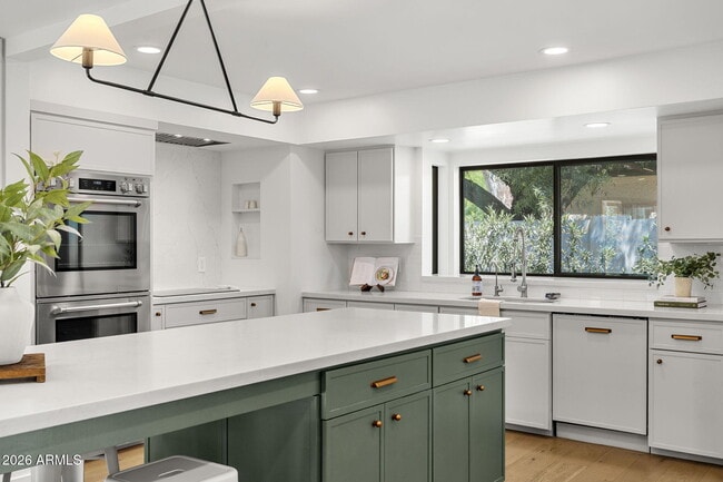 Building Photo - 7602 E Vía Del Reposo