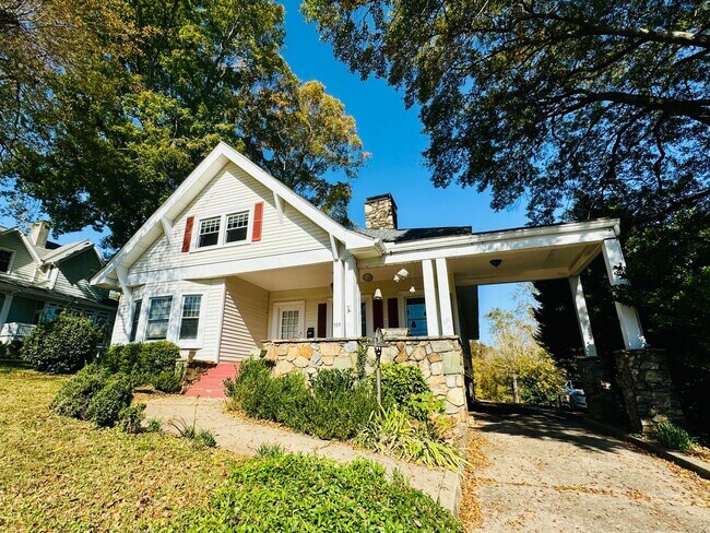 Primary Photo - MOVE-IN READY!