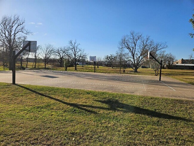 Building Photo - 710 N Avenue C