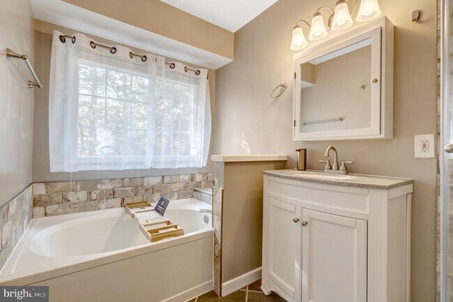 Building Photo - 5617 Gosling Dr