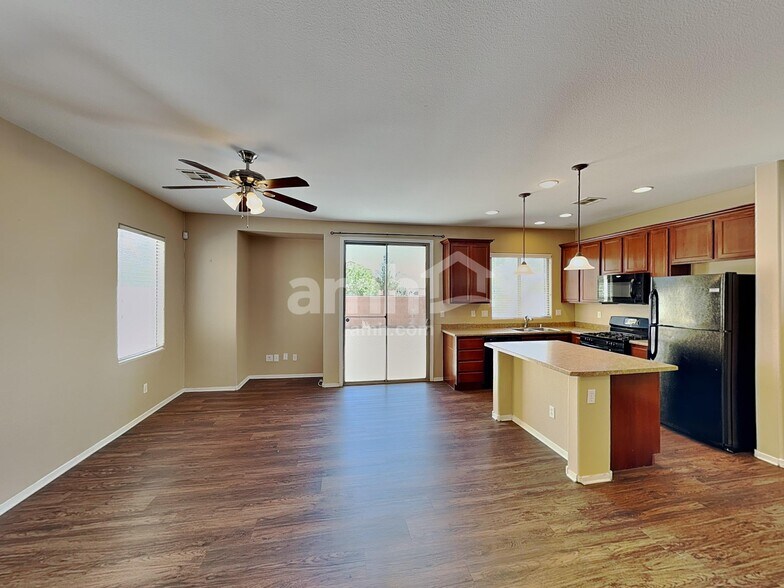Building Photo - 5516 Stelle Amore St