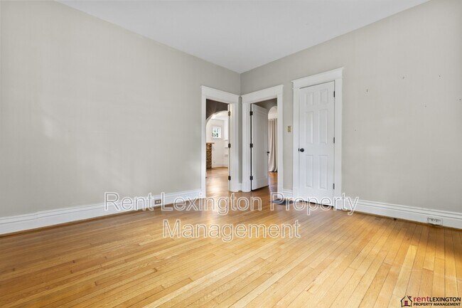 Building Photo - 1041 Fontaine Rd
