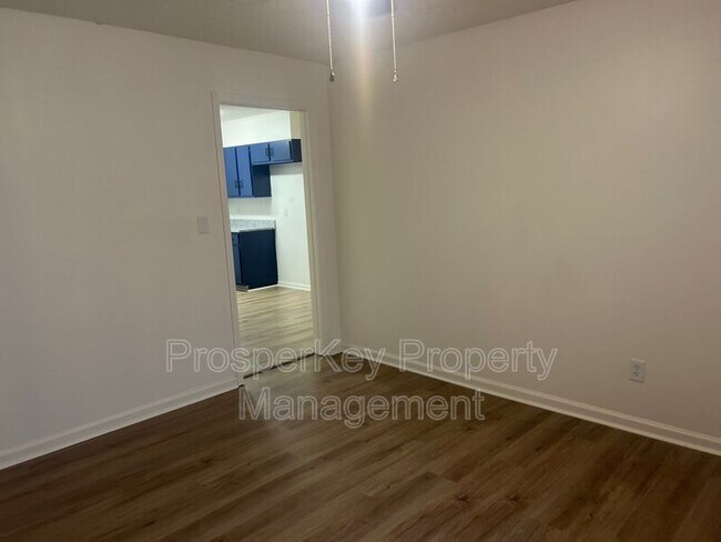 Building Photo - 453 Pecan Tree Ct