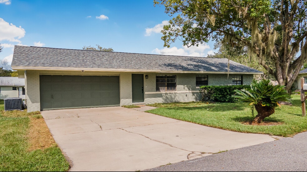 Building Photo - 2636 Mockingbird Vlg