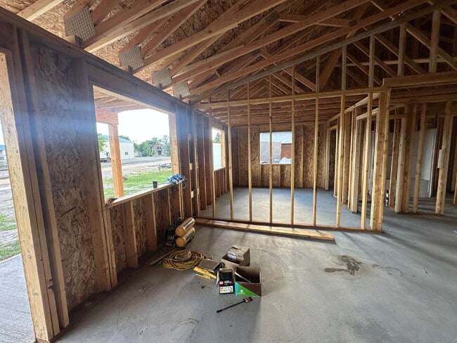 Building Photo - Coming Soon – Brand New 2 Bed, 1 Bath Duplex in Twin Bridges