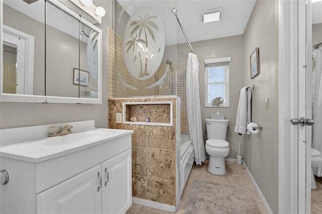 Building Photo - 4215 Pandora Rd