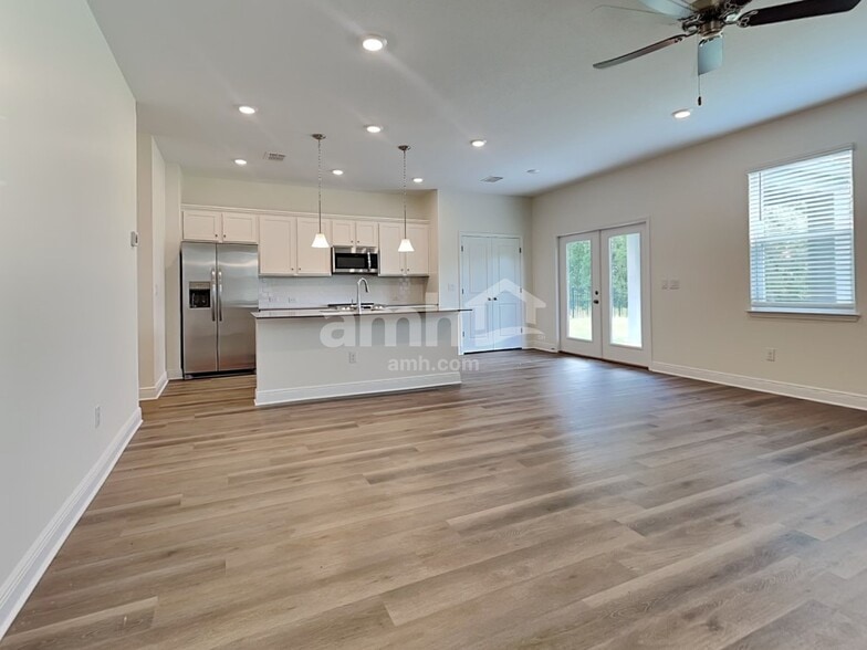 Building Photo - 27212 St Andrews Ave