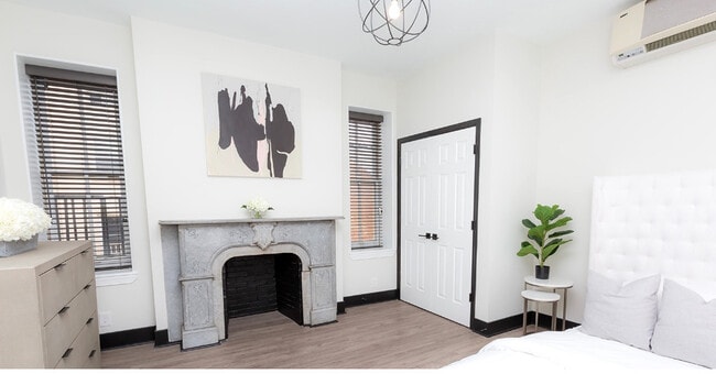 Building Photo - Washington House at 13 E Read