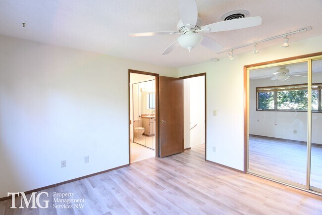 Building Photo - 4075 Jefferson Pkwy