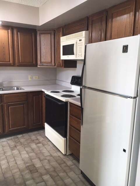 Building Photo - 123 N Locust St