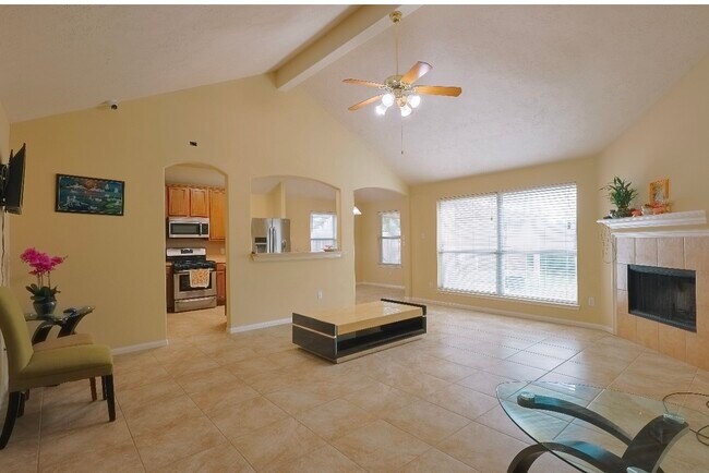 Building Photo - 6723 Green Sage Dr