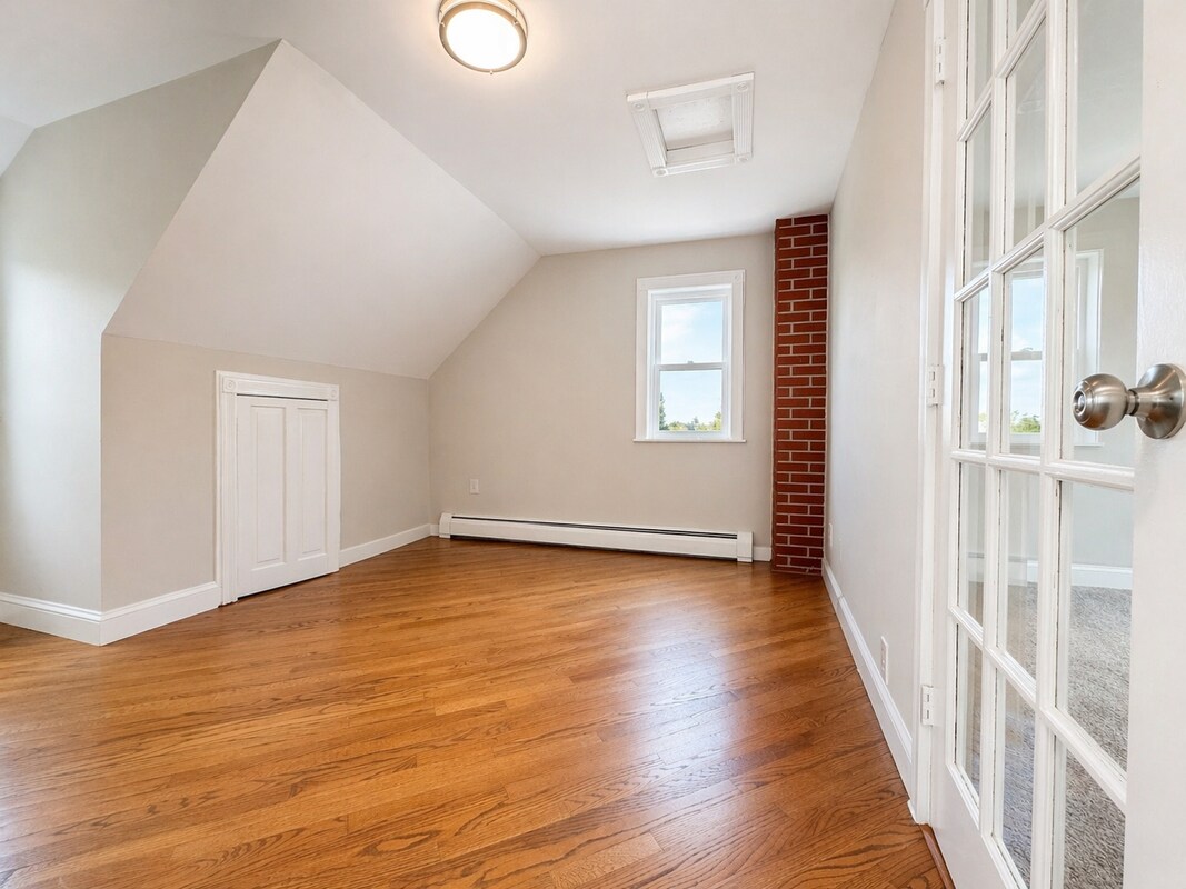 Building Photo - 909 Jackson St