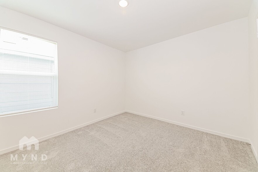 Building Photo - 1238 Basswood Dr
