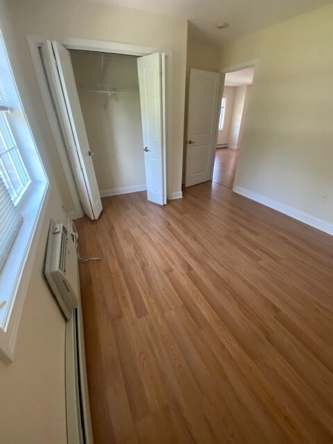 Building Photo - 419 Great Rd