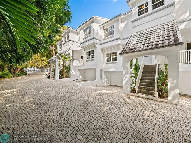 Building Photo - 1705 E Las Olas Blvd