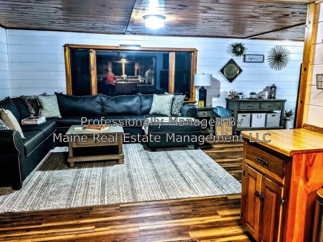 Building Photo - 107 Pine Trail