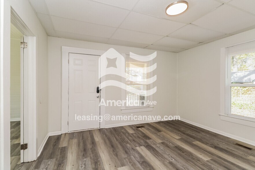 Building Photo - 101 Spruce St