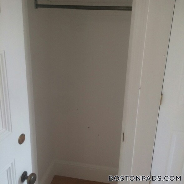 Building Photo - 1061 Beacon St