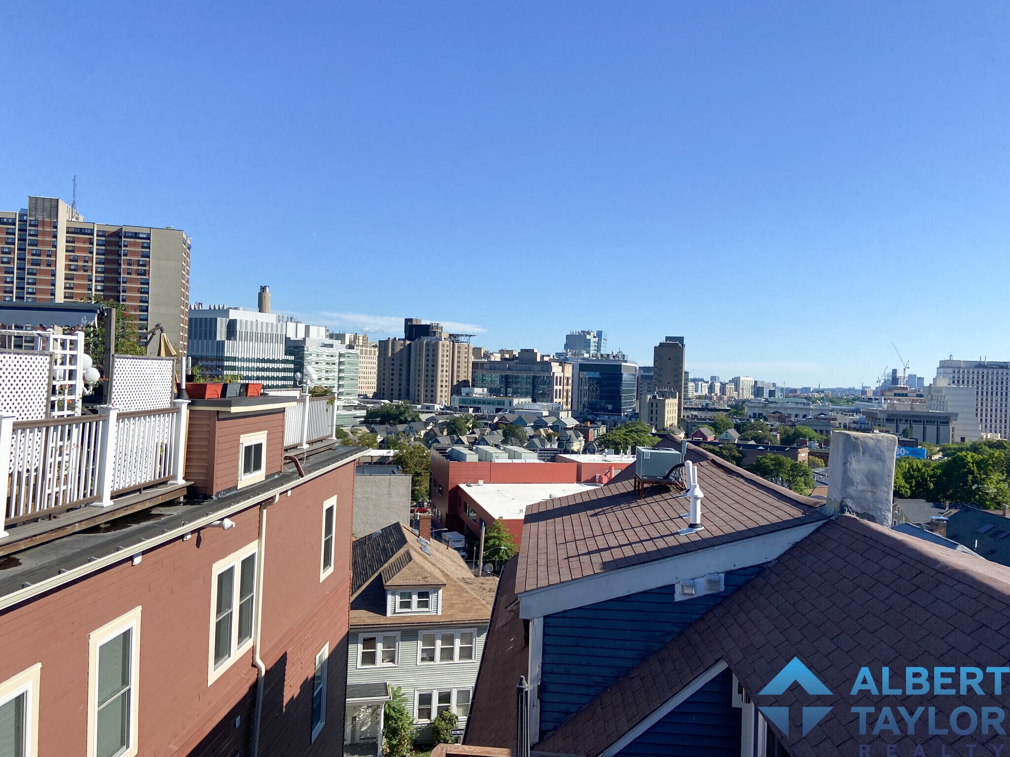 Building Photo - 8 Sunset St