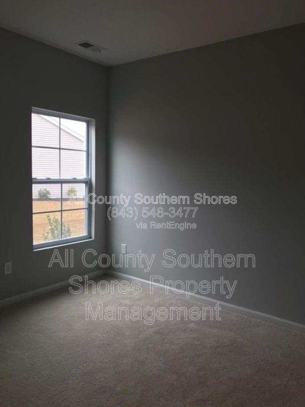 Building Photo - 877 Devon Estate Ave