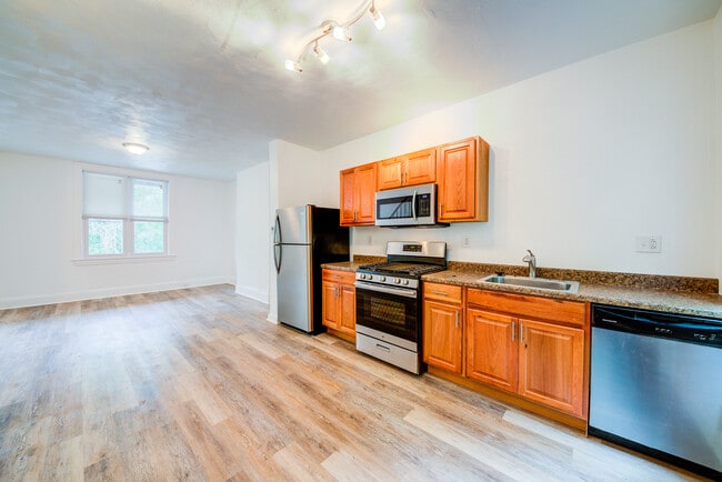 Building Photo - Available JUNE 2026 - Spacious 2 Bedroom Home in Mt. Washington!