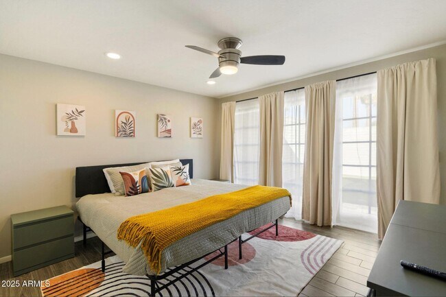 Building Photo - 7802 E MacKenzie Dr