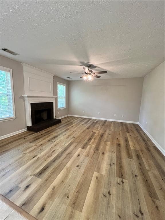 Building Photo - 3250 Northcliff Dr