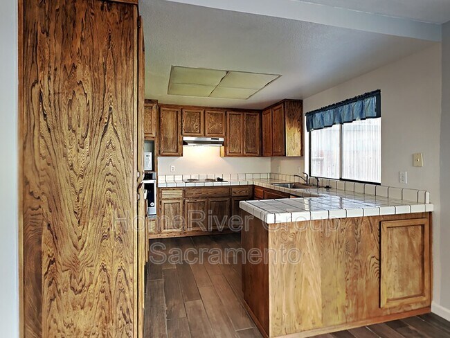 Building Photo - 27 Cedar Grove Ct