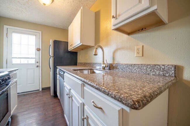 Building Photo - Available Now! Located in Merion Village, ...
