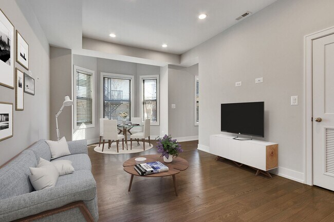 Building Photo - 852 W Lill Ave