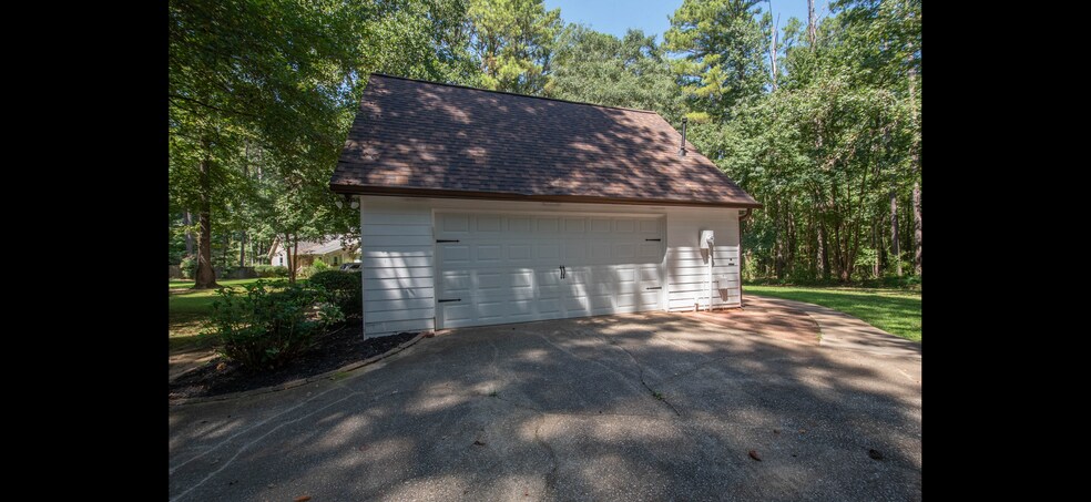 Building Photo - 42 7 Pines Cir
