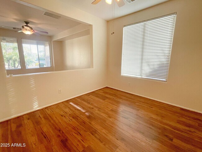 Building Photo - 4015 E Sourwood Dr