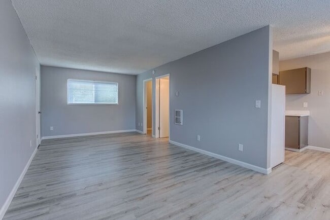 Building Photo - Cozy Studio Apartment — The Perfect Place to Call Home! Enjoy 1 Month FREE Rent!