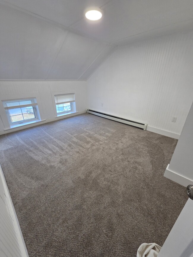 Building Photo - 12 S A St