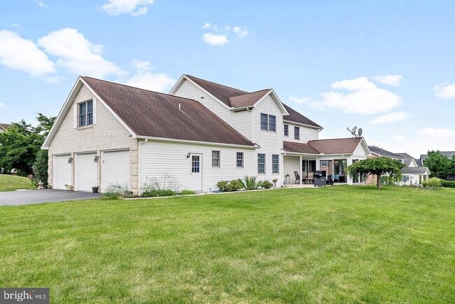Building Photo - 201 Sunbrook Dr