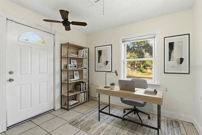 Building Photo - 502 Tweed Ave