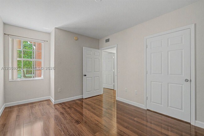 Building Photo - 1003 Belmont Ln