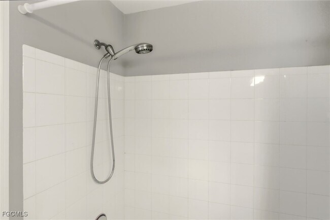 Building Photo - 6490 Aragon Way