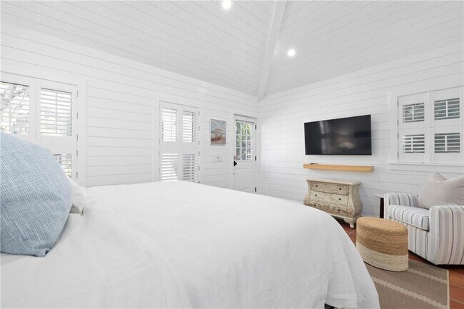 Building Photo - 89 Gibbs Ave