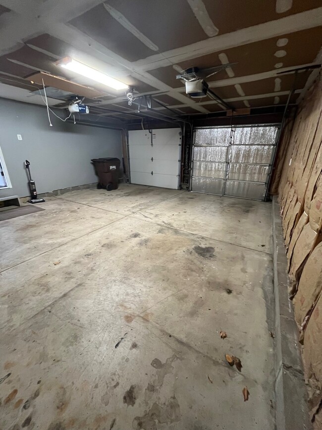 Building Photo - 4235 Straight Arrow Rd