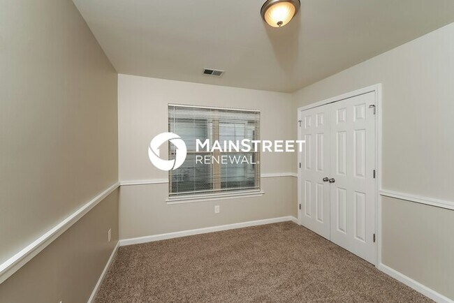 Building Photo - 3 Bedroom Pet-Friendly Home in PELL CITY, AL with Main Street Renewal
