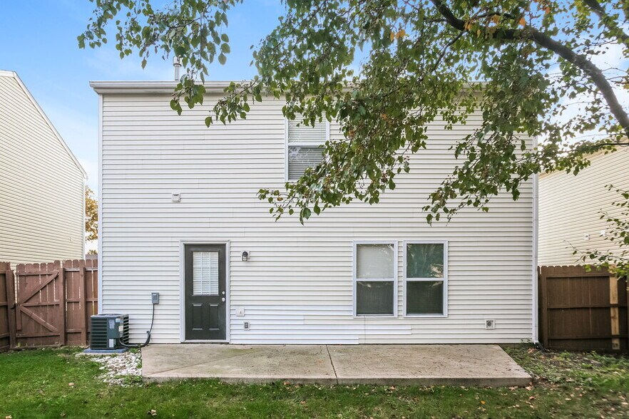 Building Photo - 2014 Dutch Elm Dr