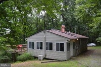 Building Photo - Spacious 3-Bedroom home with Hardwood & Finished Basement, and custom finishes